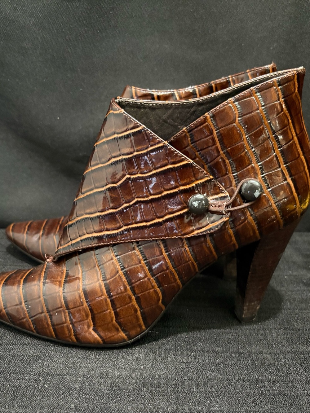Via Spiga Lydia Brown Alligator Print Leather stiletto Heel Sz 7.5M Ankle Boots